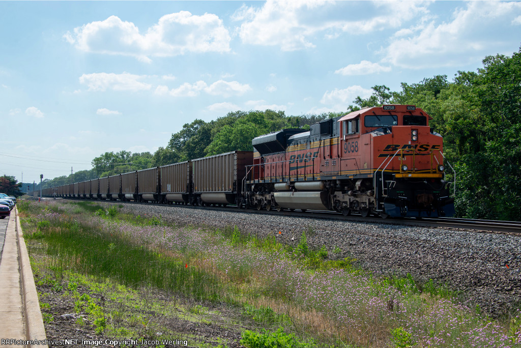 BNSF 9058